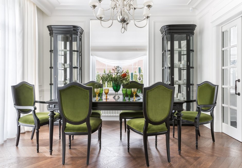 Классические стулья в интерьере
