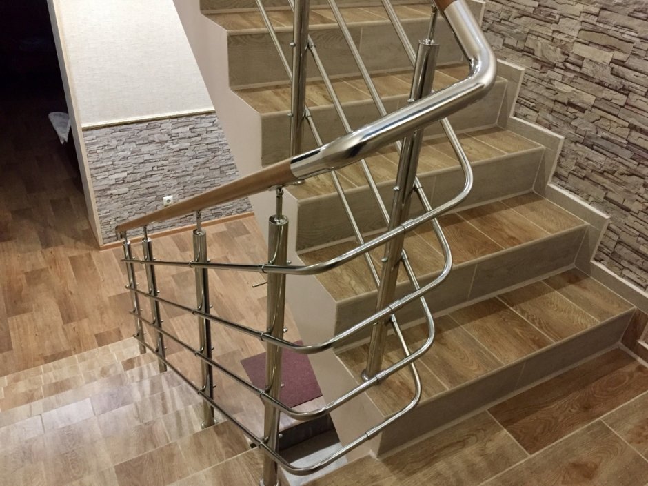 Перила для лестницы из нержавейки