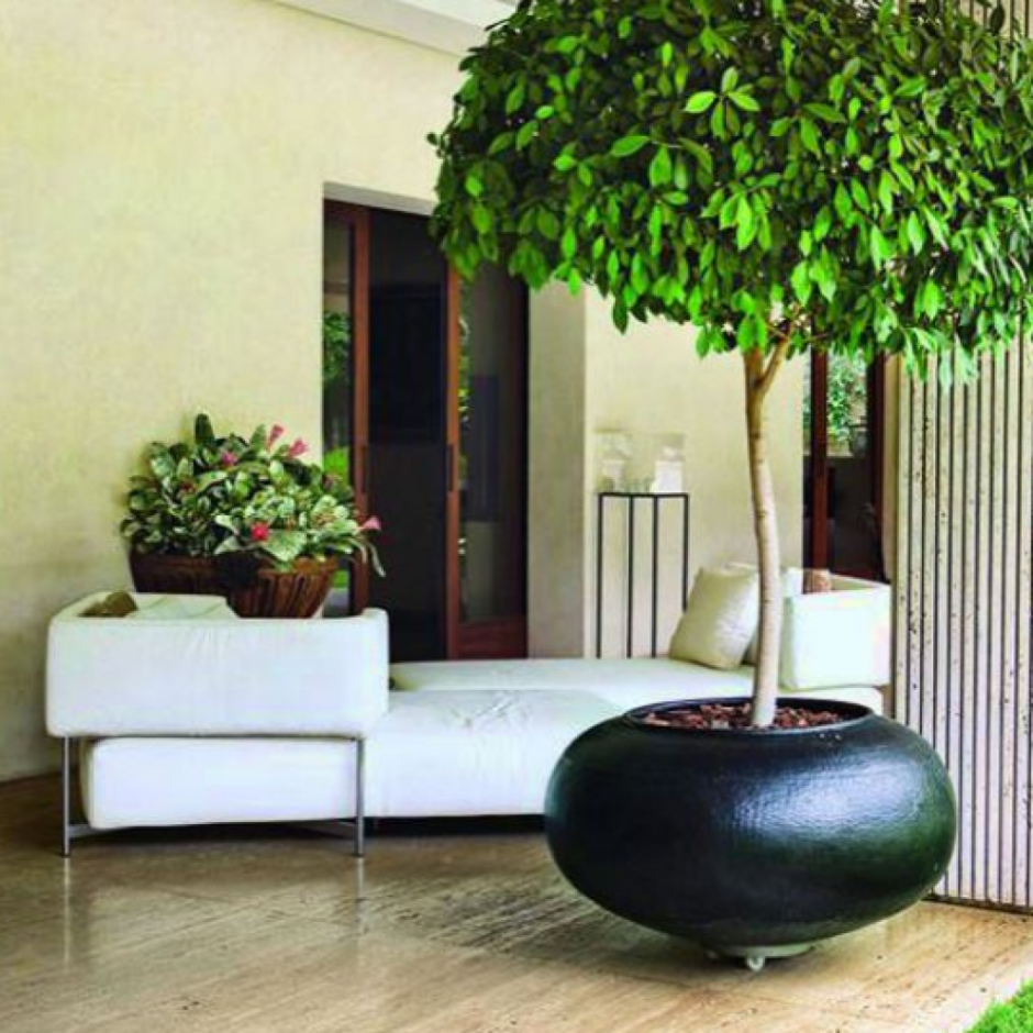 Интерьерные композиции в напольных вазах