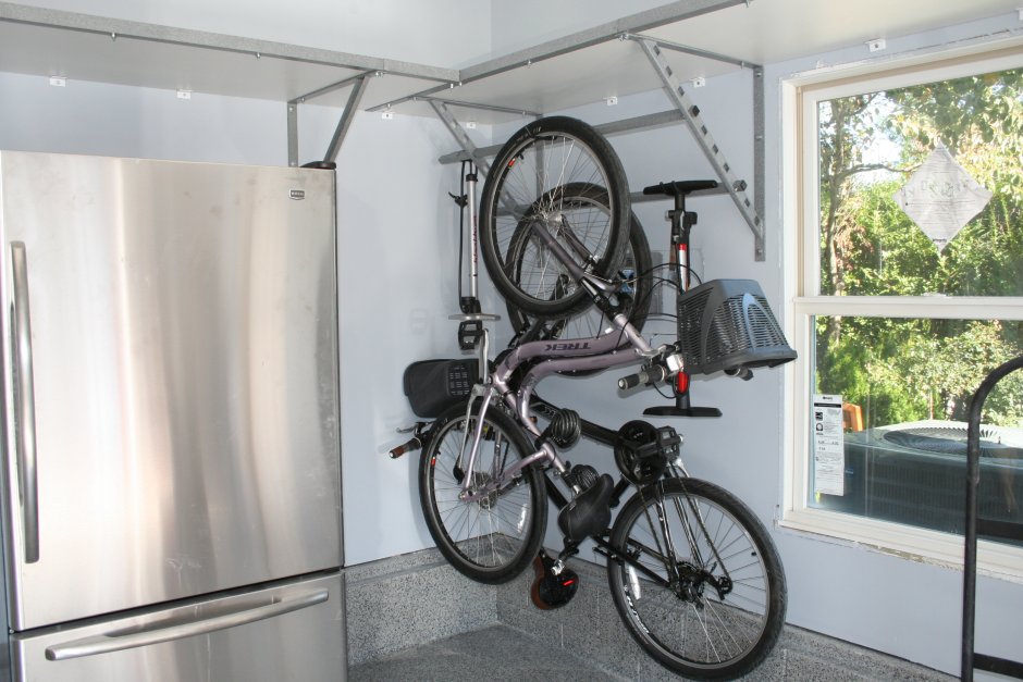 Место для велосипеда в гараже