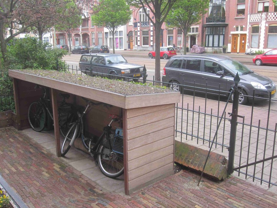Навес для велосипедов на даче