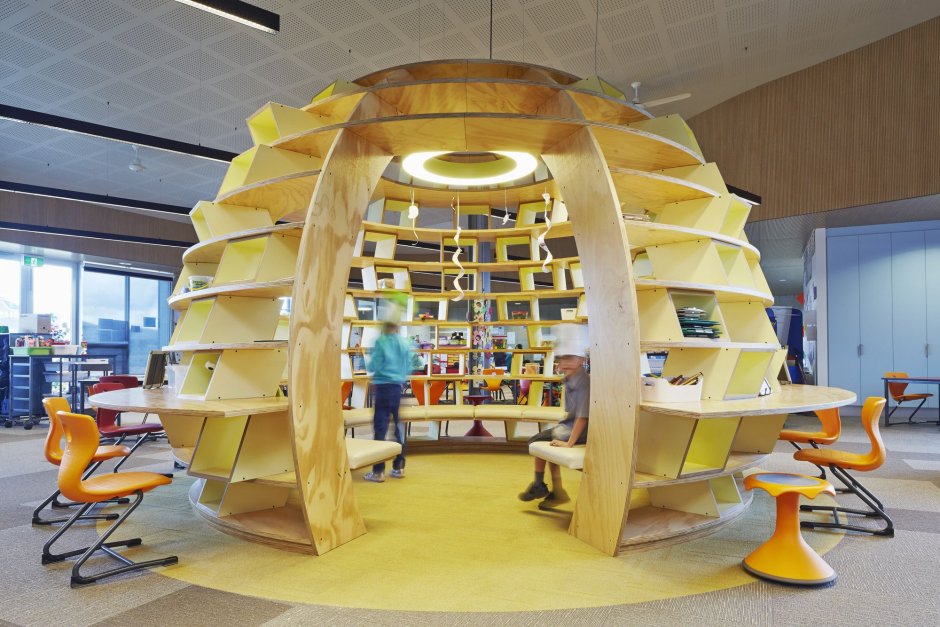 Кафе в стиле библиотеки