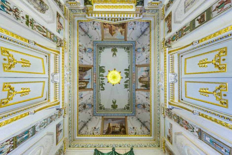 Интерьеры Павловского дворца в Санкт-Петербурге