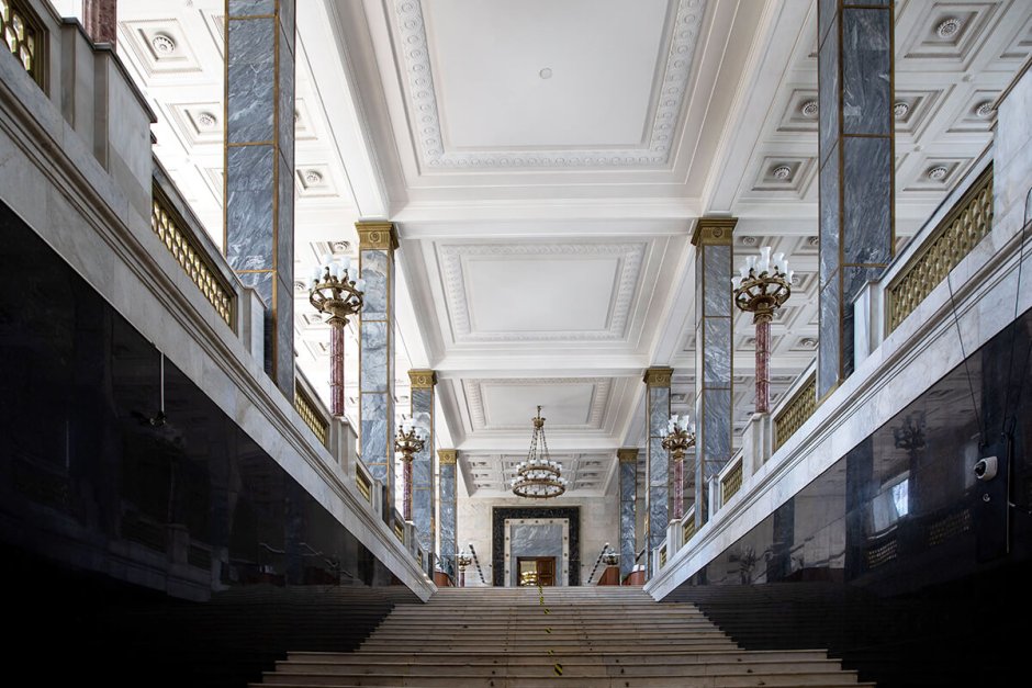 Мраморная лестница библиотека Ленина