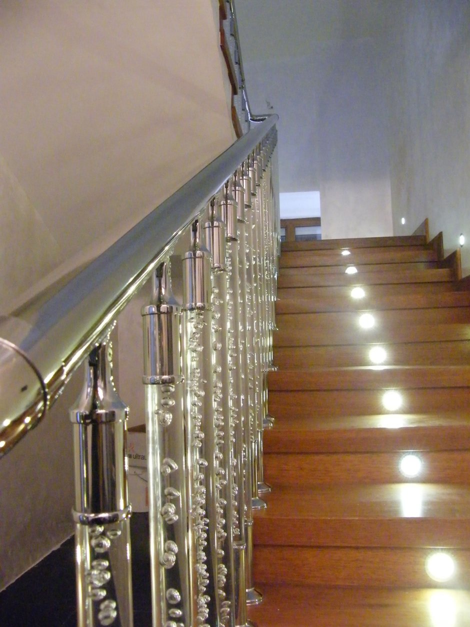 Ограждения для лестниц из Плекси