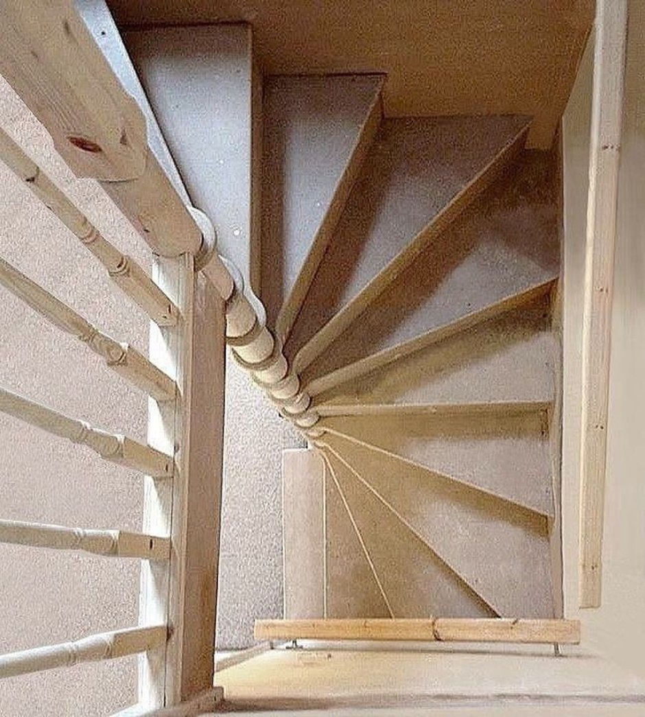 Лестница лофт с забежными ступенями