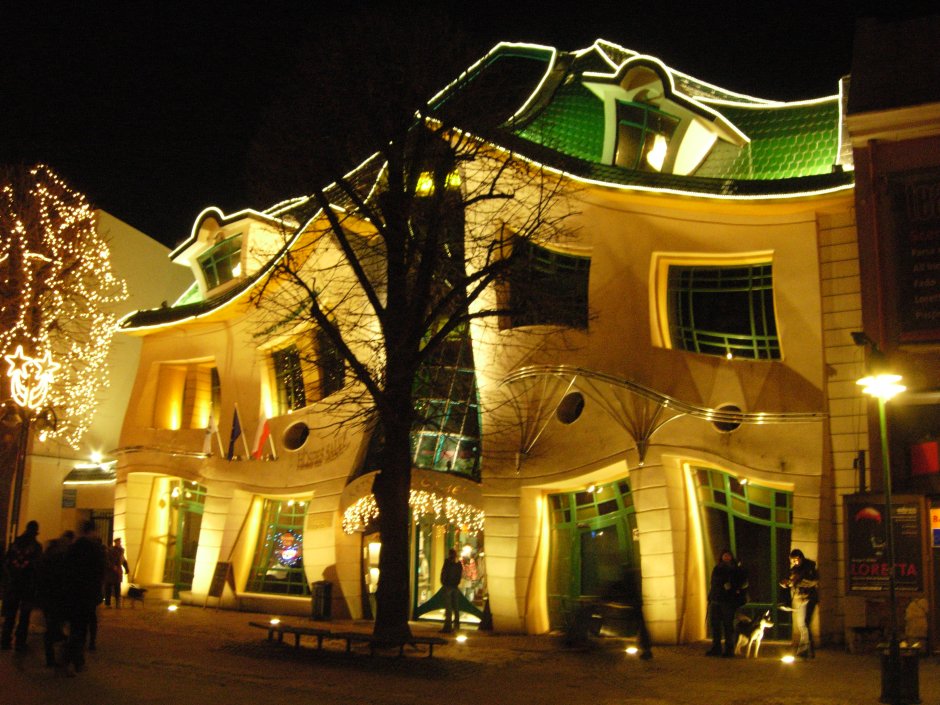 Кривой дом (the Crooked House). Сопот, Польша.