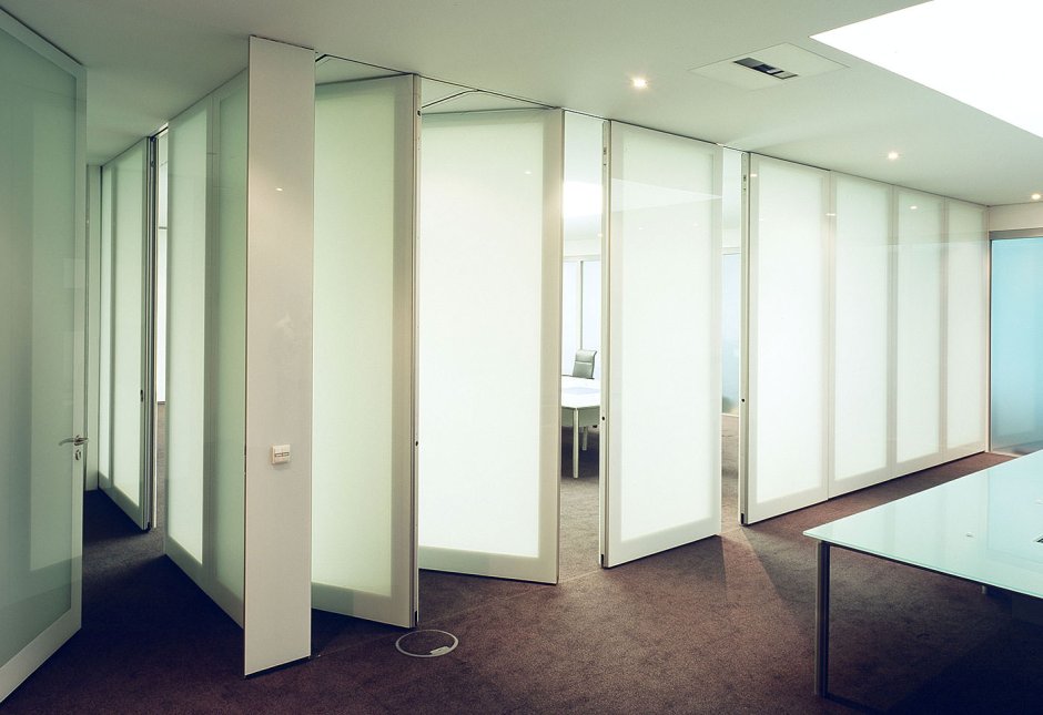 Раздвижные двери в интерьере