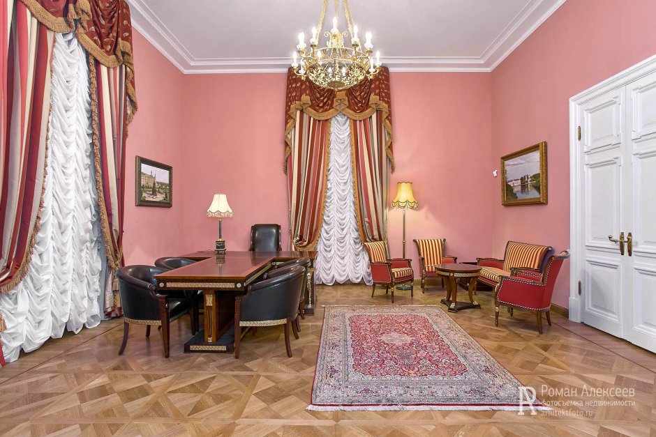 Петровский путевой дворец комната Наполеона