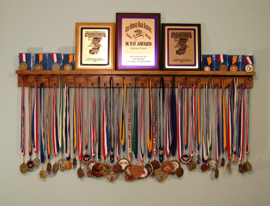 Хранение спортивных медалей в интерьере