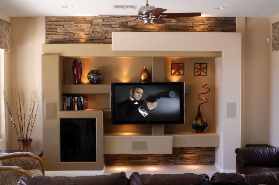 Стенка в гостиную с телевизором на стене