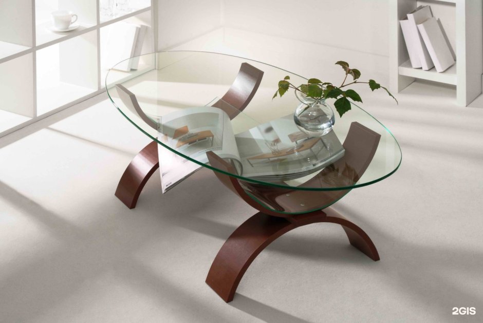 Журнальный столик из металла и стекла