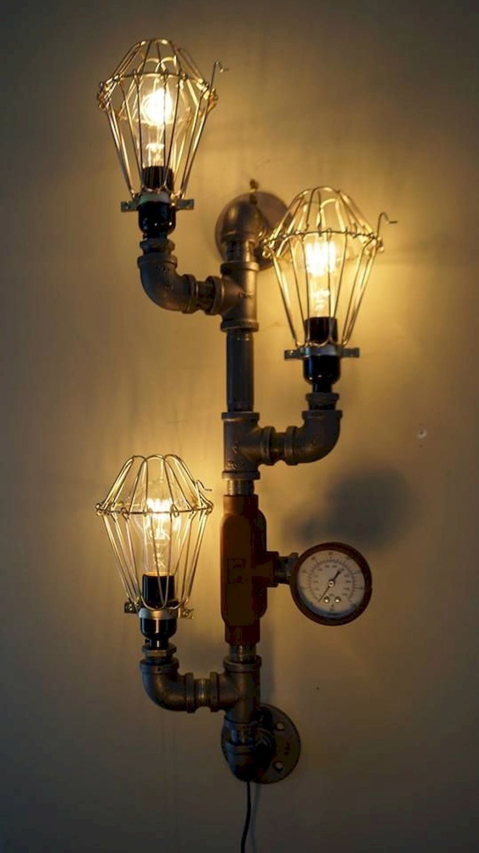 Светильник в стиле лофт настенный из труб