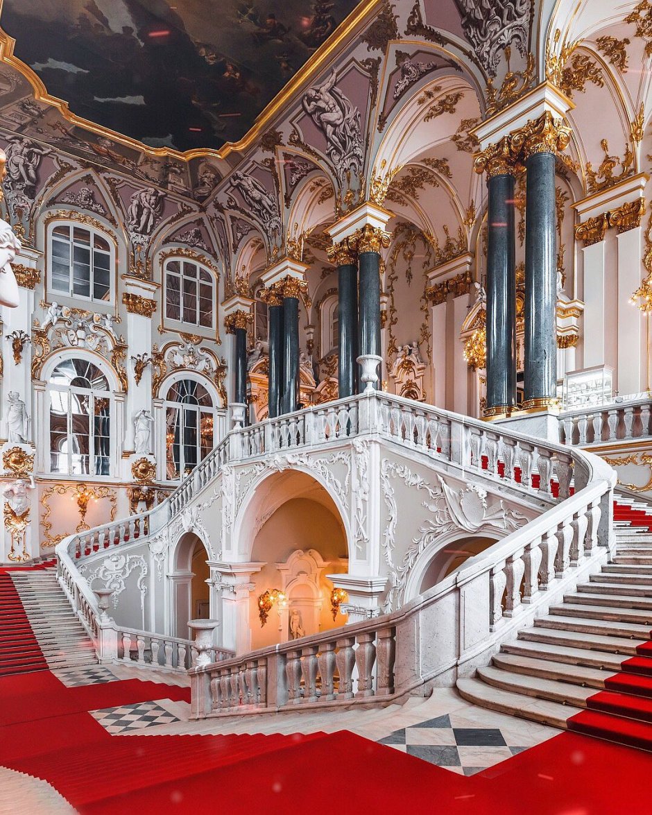 Посольская лестница в зимнем Дворце