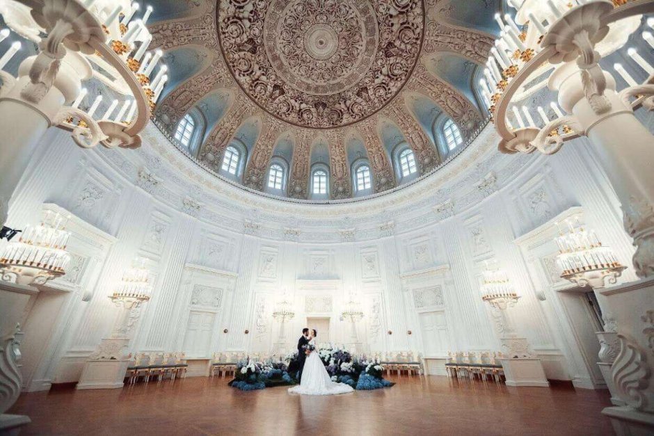 Петровский путевой дворец фотосессия на свадьбу