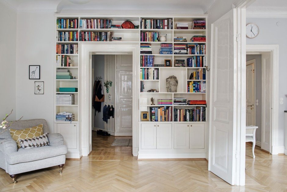 Книжный шкаф в стиле Сканди