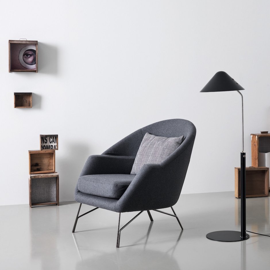 Дизайнерский минималистичный стул