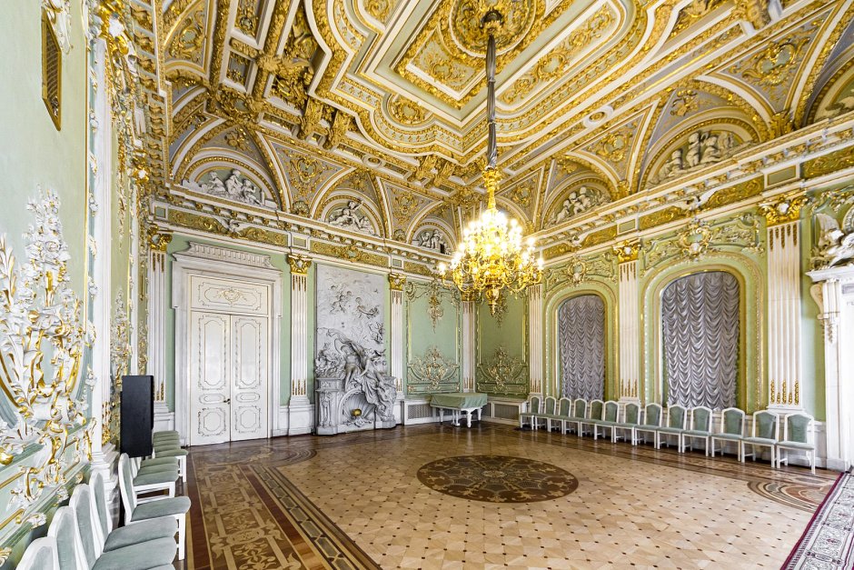 Константиновский дворец банкетный зал
