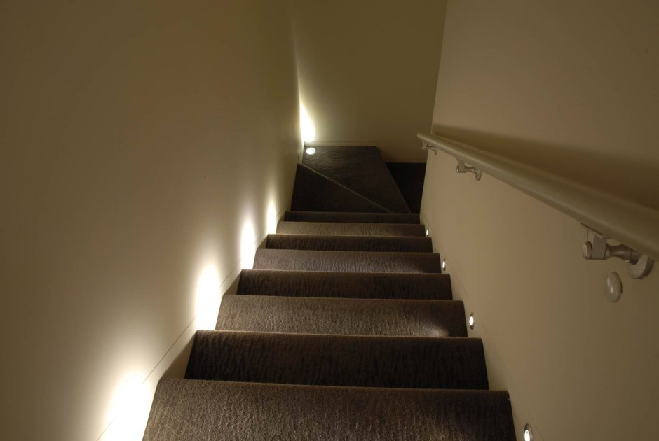 Подсветка для лестницы с датчиком