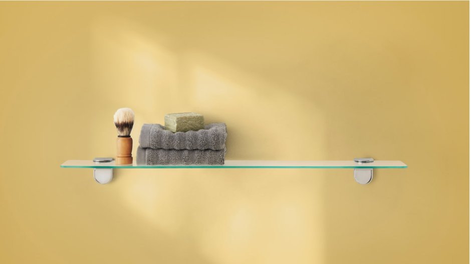 Открытые полочки в ванной