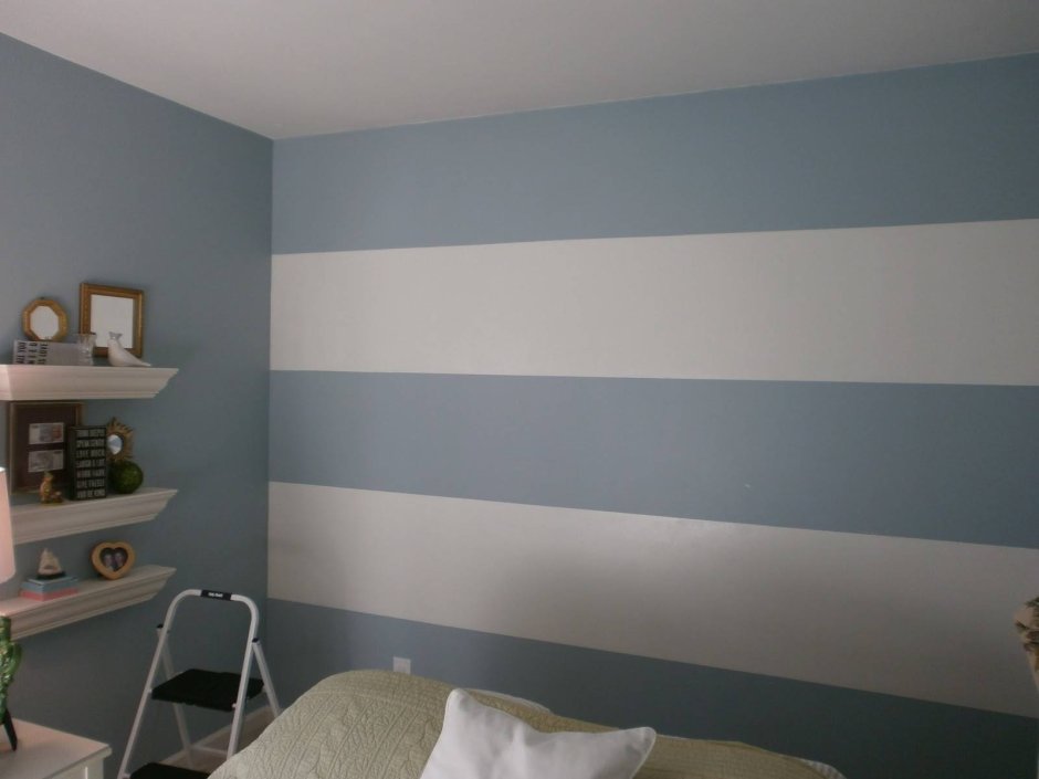 Окрашивание стен в два цвета