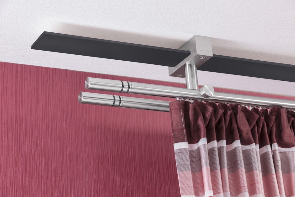 Настенный карниз в хрущевке в комнате