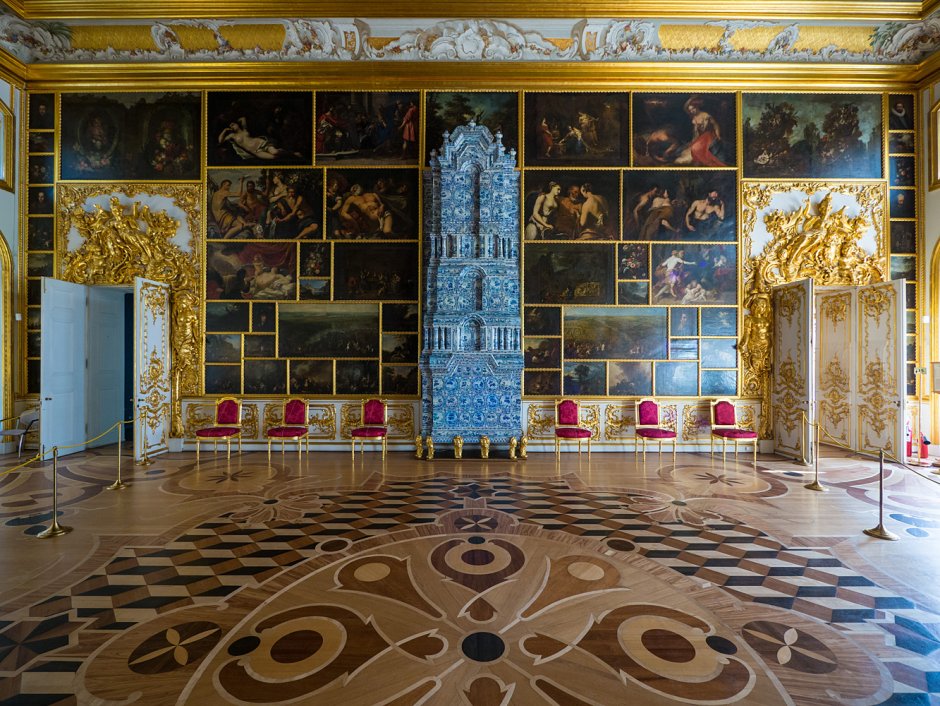 Большой дворец Петергоф. Картинный зал. Ротари