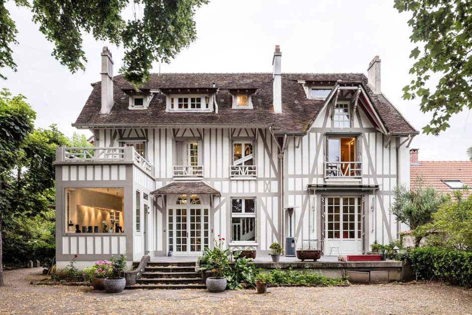 Старинные особняки Франции пригород Парижа