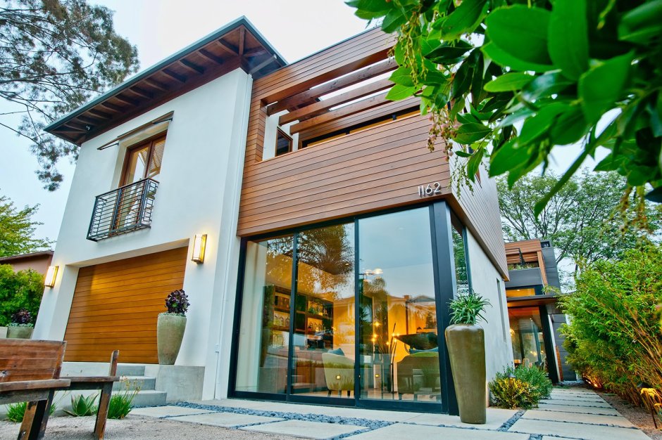 Комбинированный фасад кирпич и штукатурка