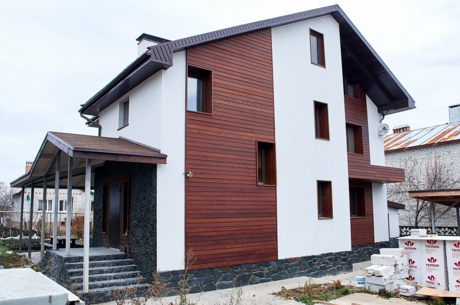 Комбинированная отделка фасада