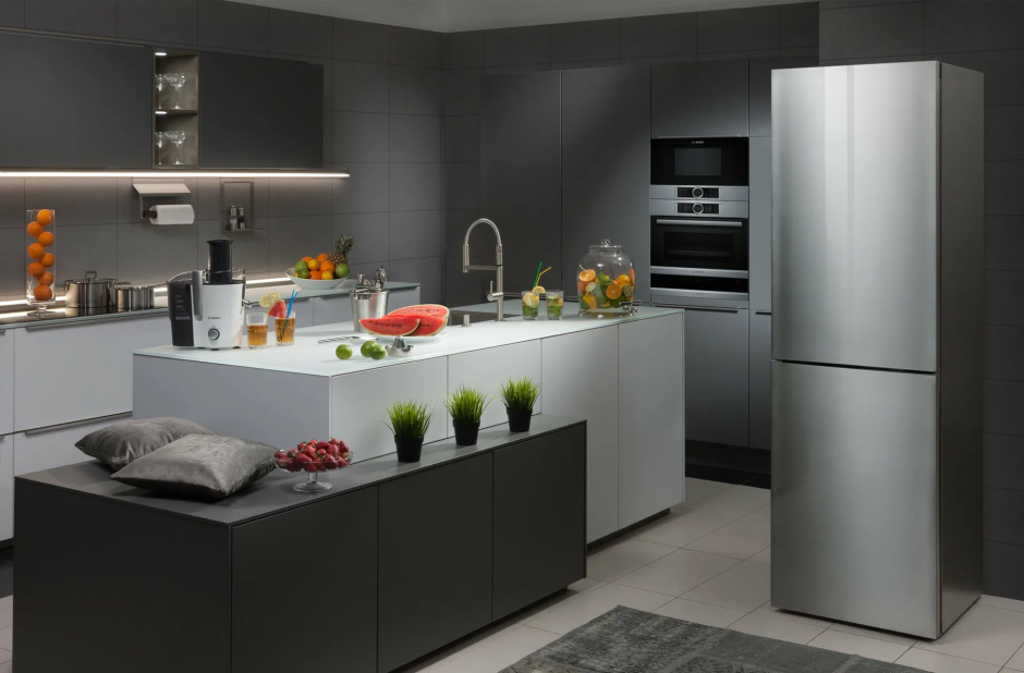 Холодильник Gorenje красный