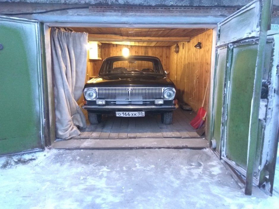 ГАЗ 24 В гараже