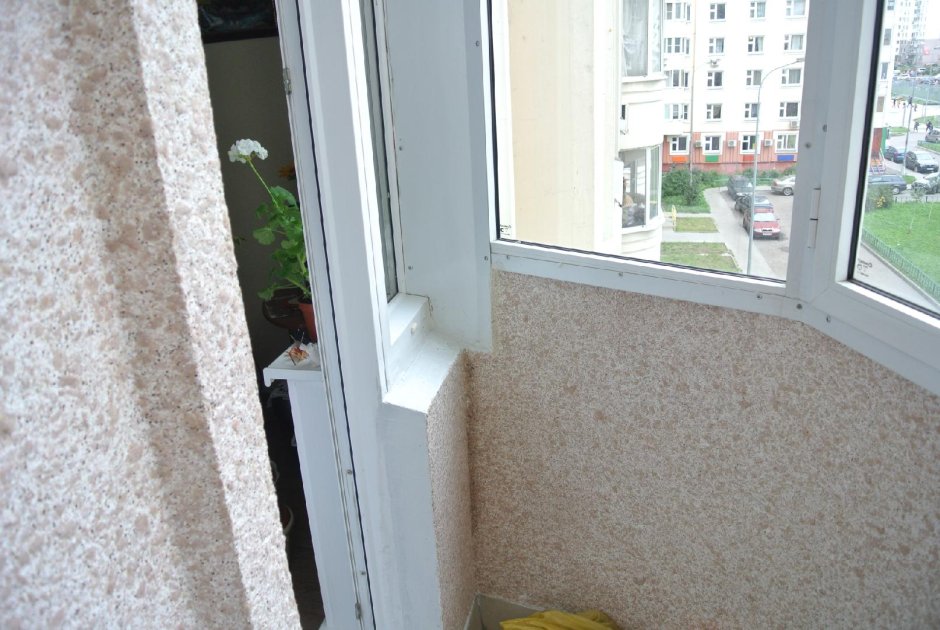 Гибкий камень на балконе
