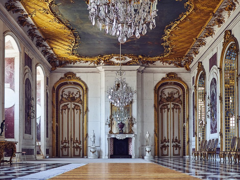 Парадная лестница дворца Великого князя Владимира Александровича