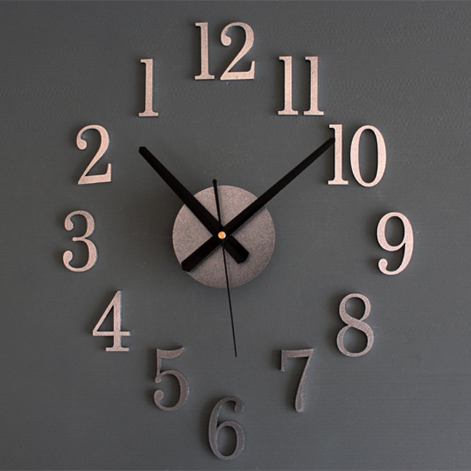 Часы встроенные в стену