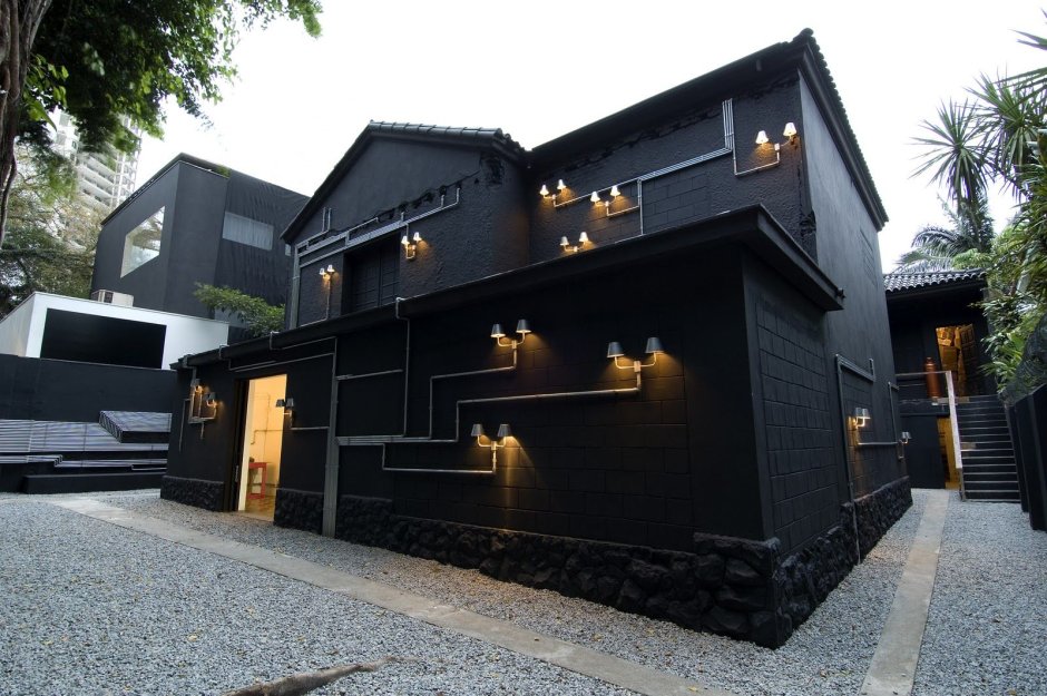 Чёрный дом в Кореи