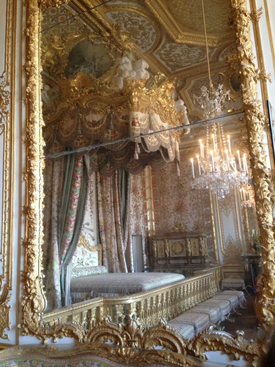 Замок Марии Антуанетты внутри