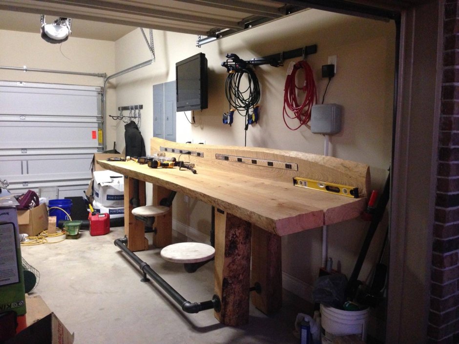 Деревянный верстак в гараж