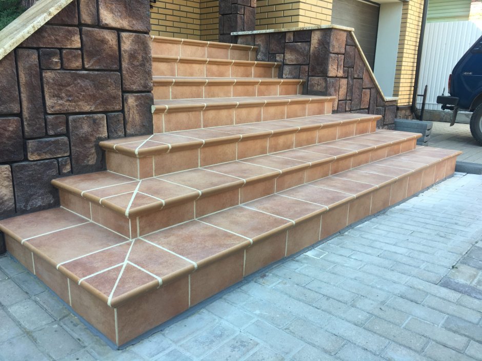 Серая плитка на крыльцо