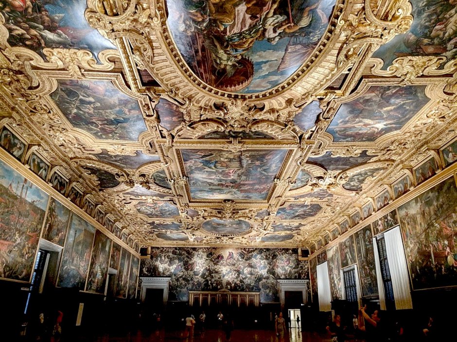 Дворцы Венеция элементы украшения потолков фото фото