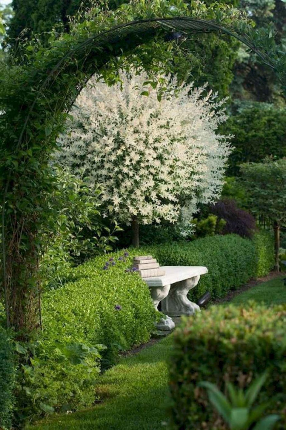 Сад в белом стиле ландшафт