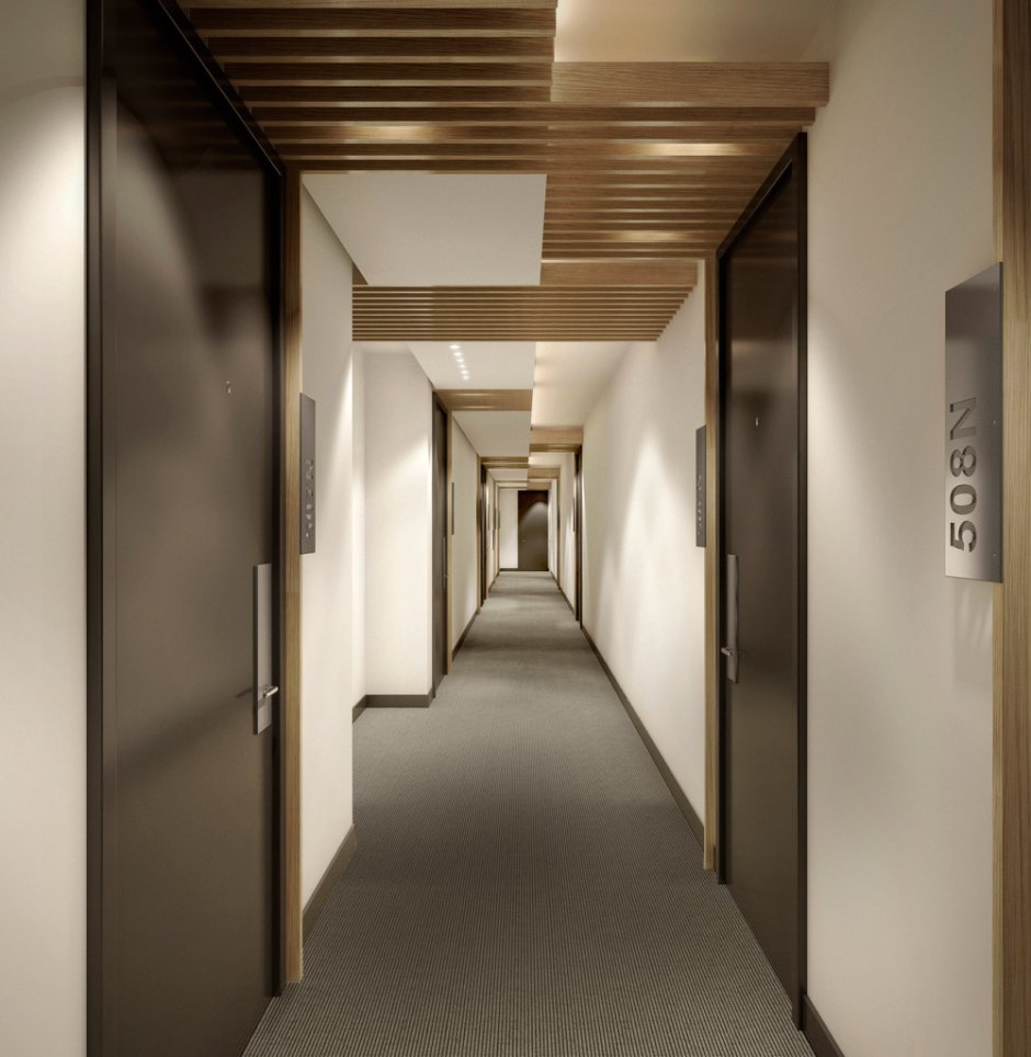 Узкий коридор в офисе