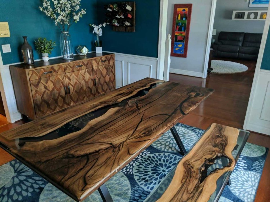 Мебель из дерева суар