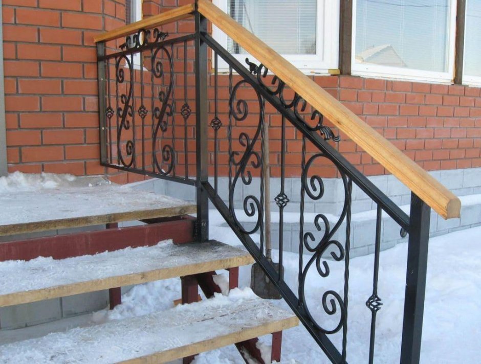Уличные лестницы для крыльца