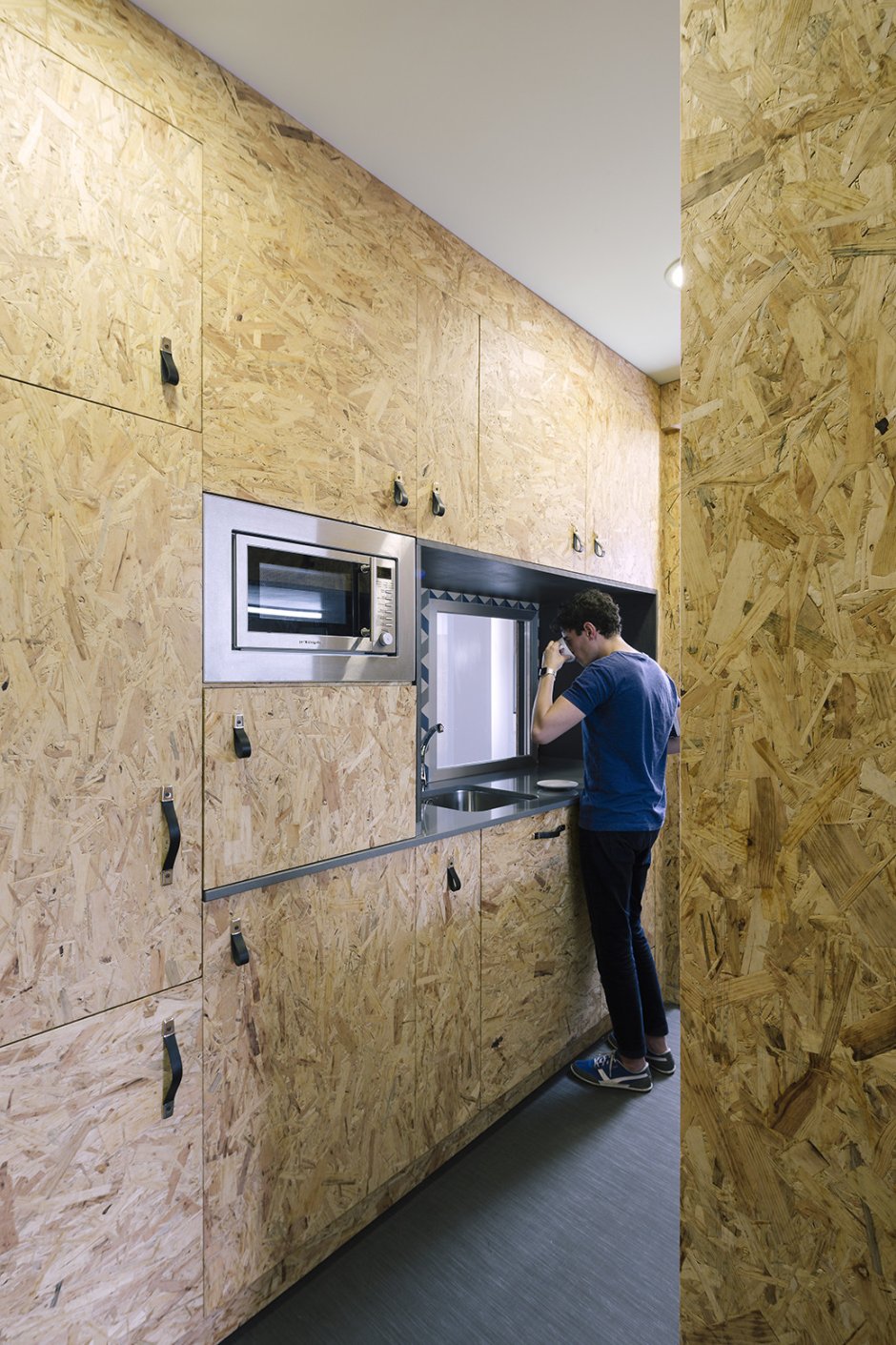 Отделка стен фанерой