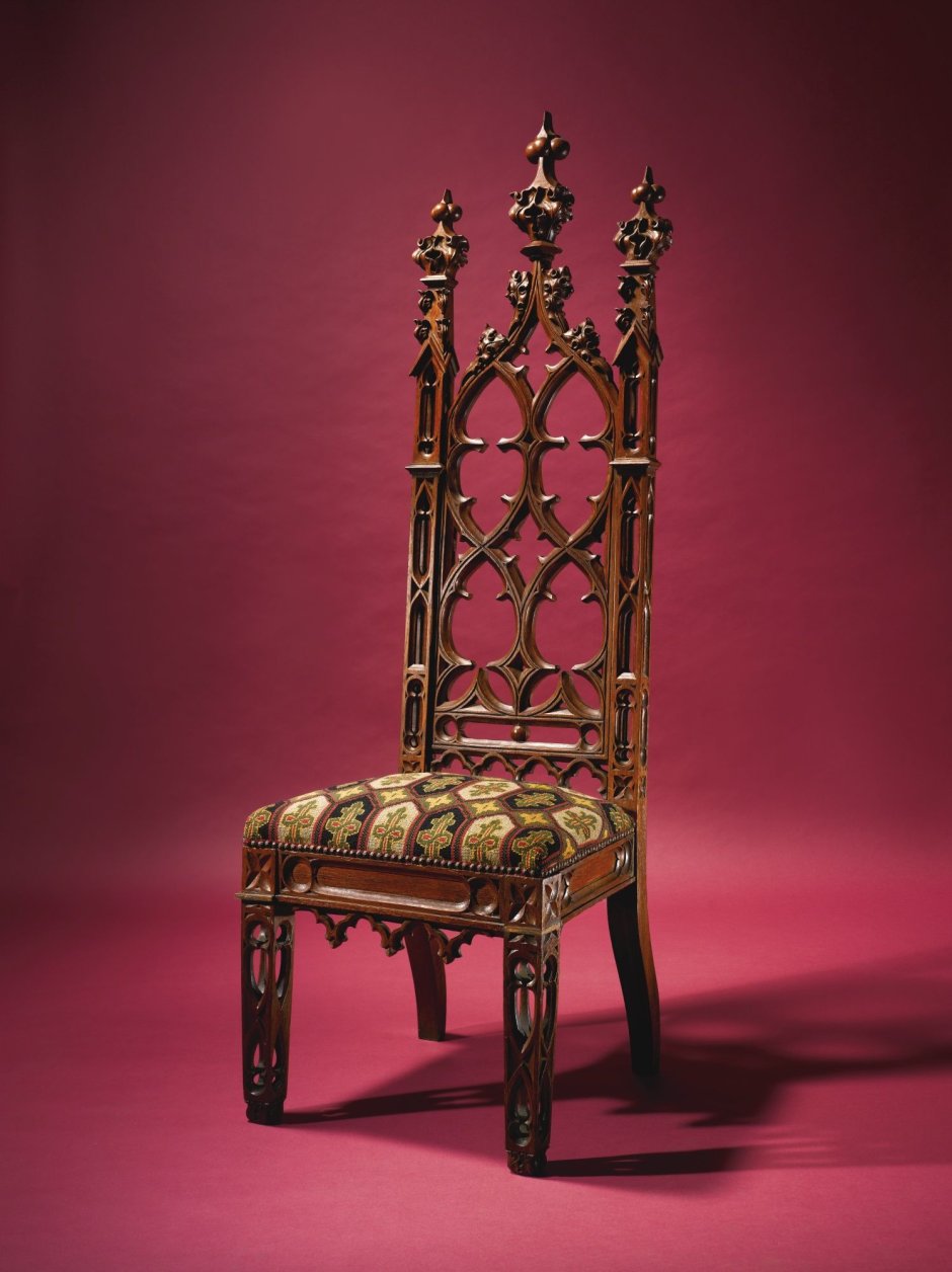 Дивам в готическом стиле