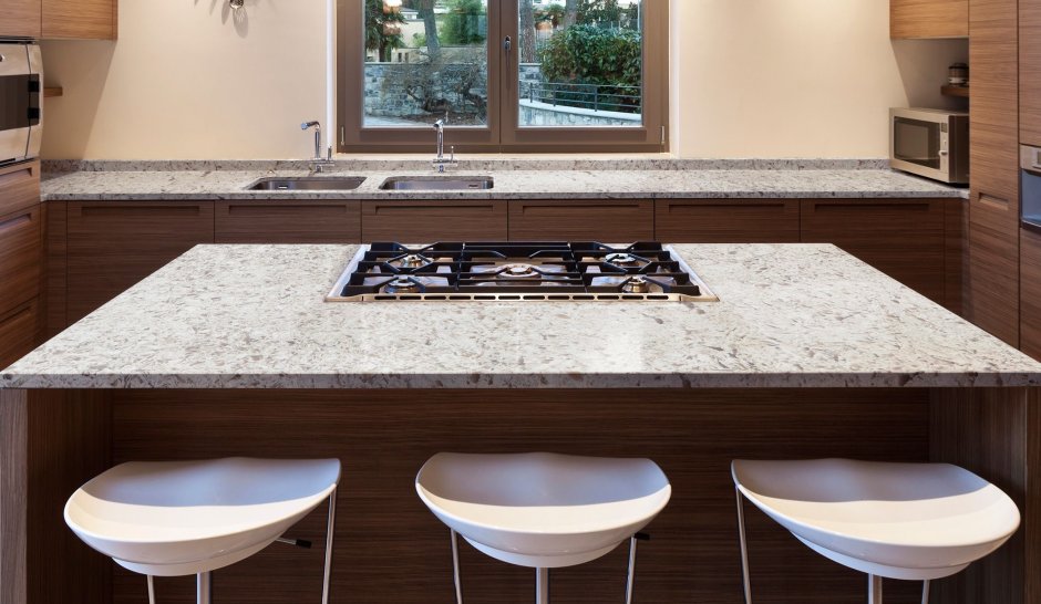 Кварцевый агломерат столешница Silestone negro Tebas