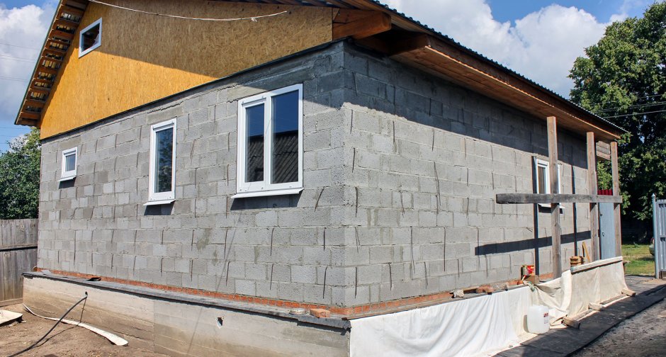 Стены дома из керамзитобетонных блоков