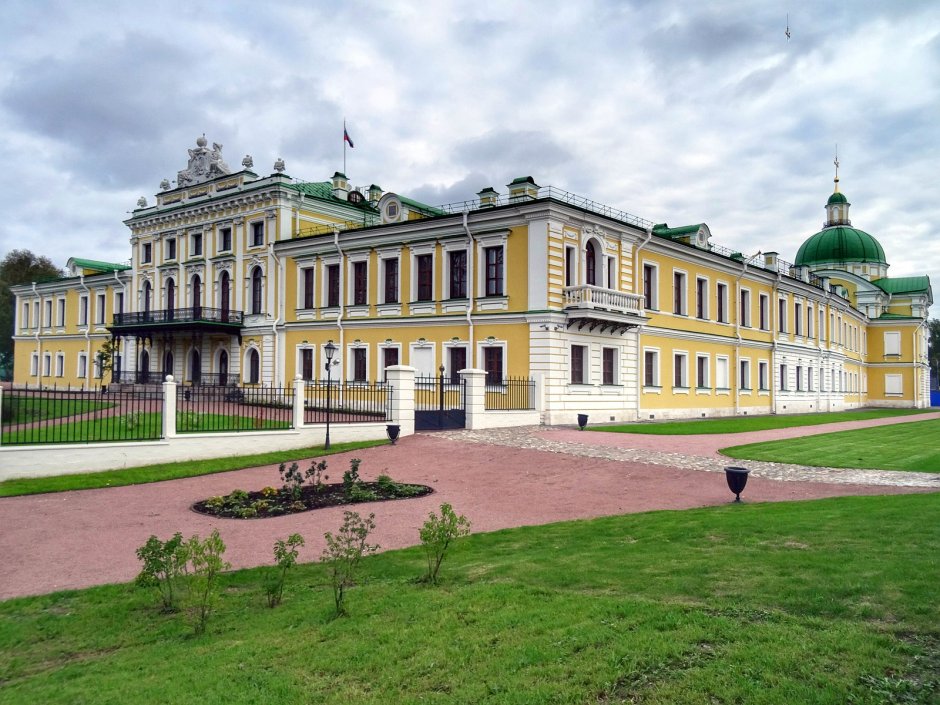 Петровский путевой дворец Москва с воздуха