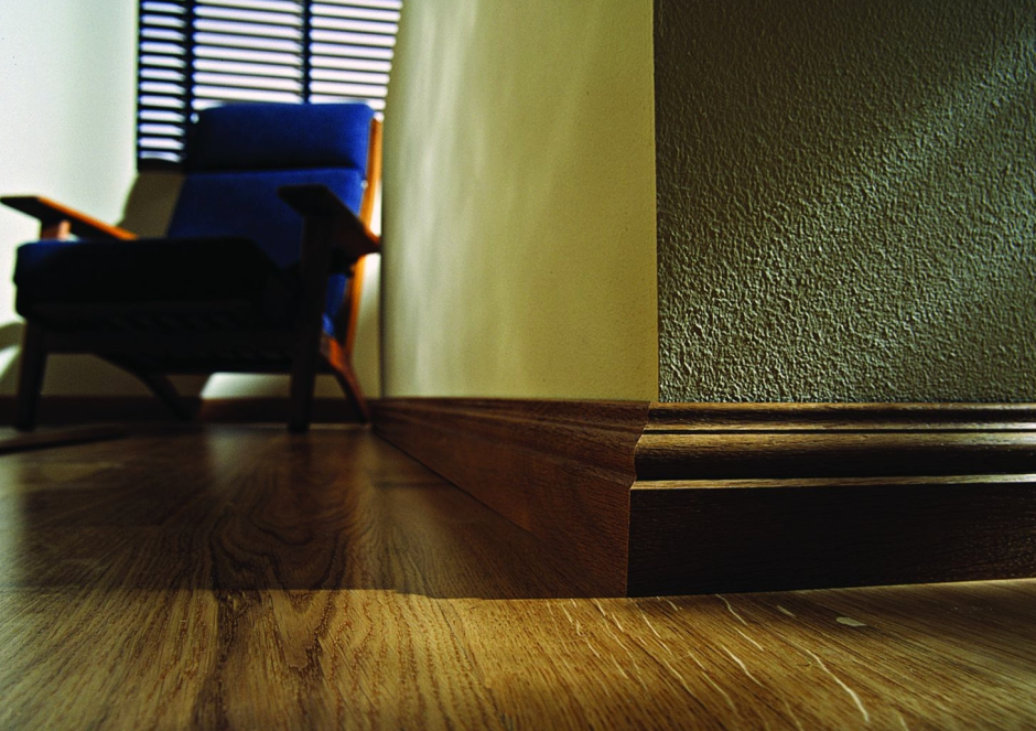 Плинтус Ultrawood Base 5573